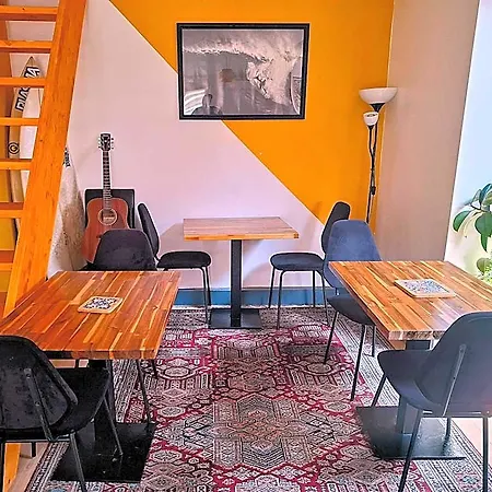 Le Surf Spot Hostel